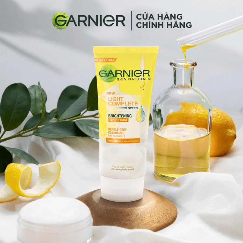 Garnier Light Complete Vitamin C Whip Foam